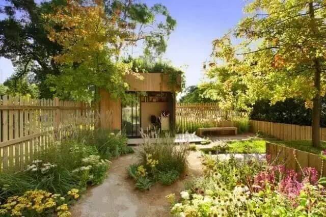 宅基地知识普法：城里人能去农村买地建房吗？