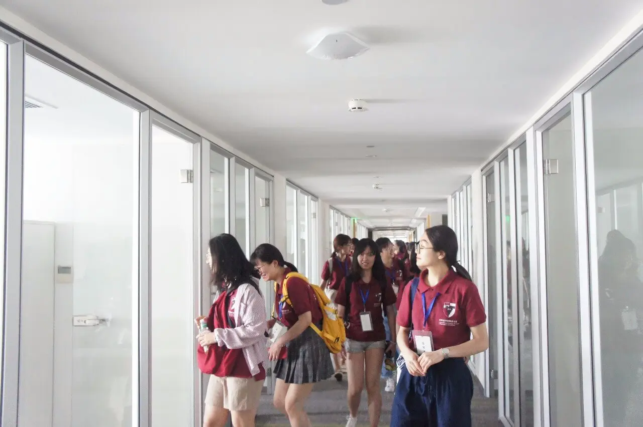 浙大光华法学院国际夏令营同学到访泽大所