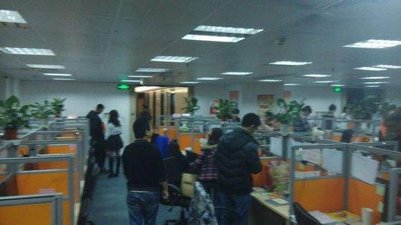 员工不服从工作地点调整,公司能否解除劳动合同?