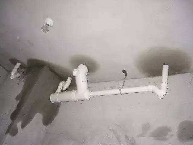 律师:楼上漏水致楼下被淹,该如何维权