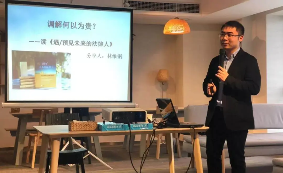 腹有诗书气自华,泽大欢乐读书趴