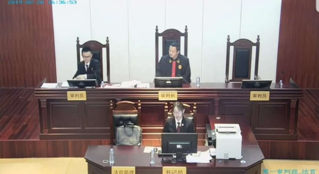 外行看热闹,内行看门道 ——评“法官怒斥区政府”案