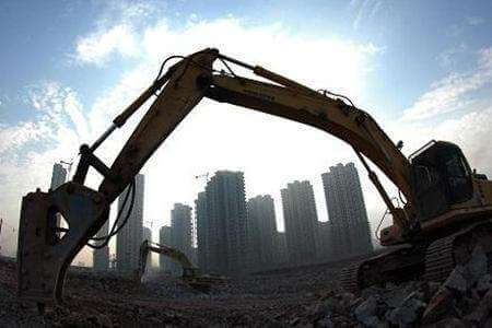 集体土地上房屋买卖合同确认无效后, 房屋拆迁利益应由谁享受