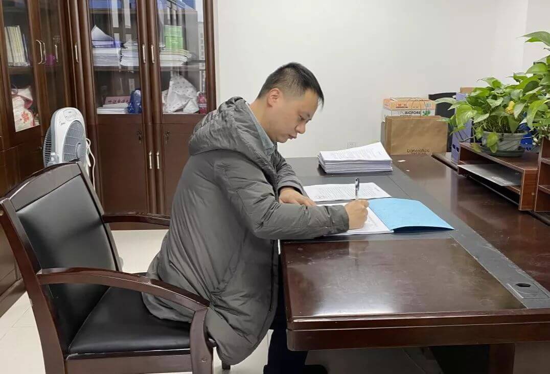 泽大绍兴所顺利签约绍兴市生态环境越城分局,并举行揭牌仪式