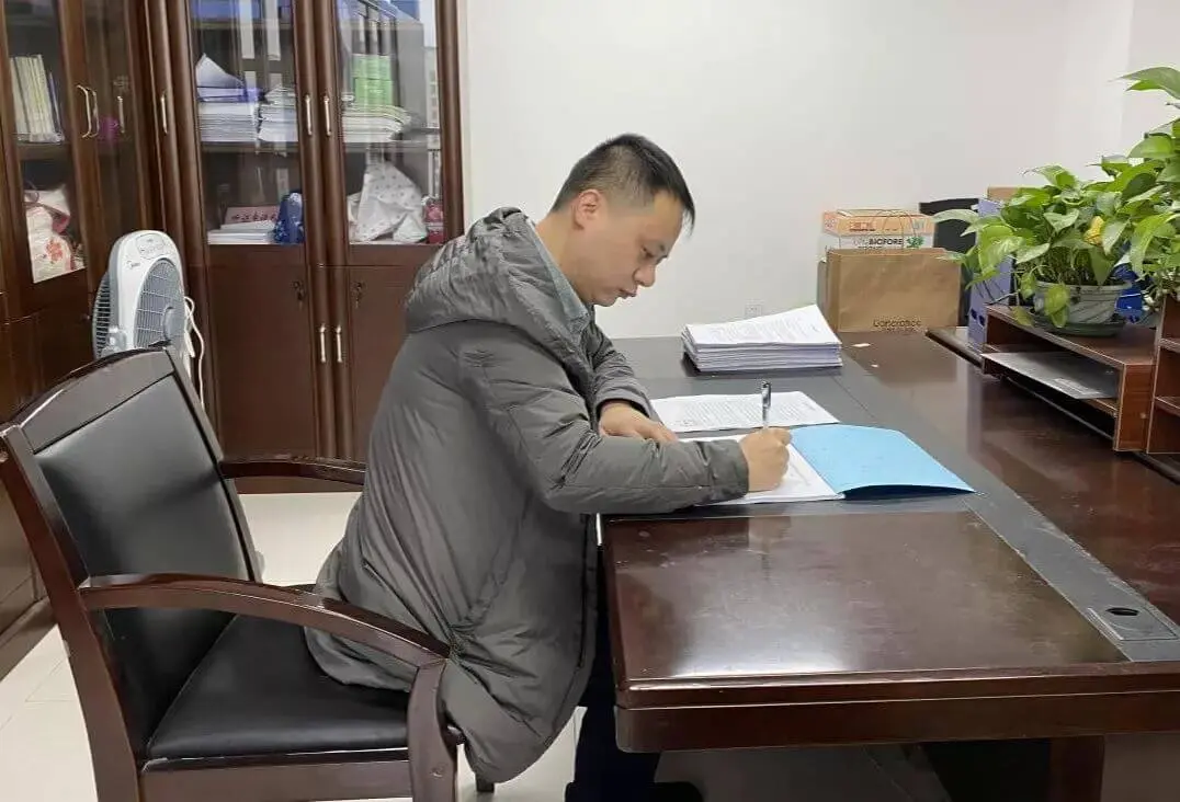 泽大绍兴所顺利签约绍兴市生态环境越城分局,并举行揭牌仪式
