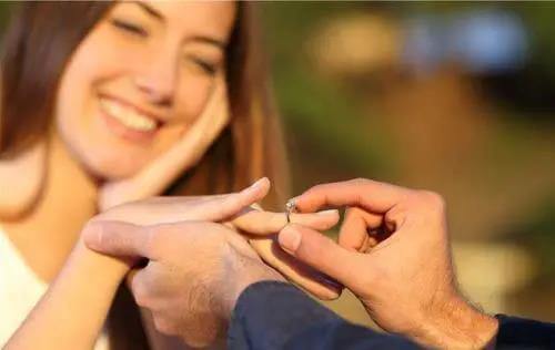 民政部发文:离婚需要30天冷静期,明年起上海离婚须预约申请