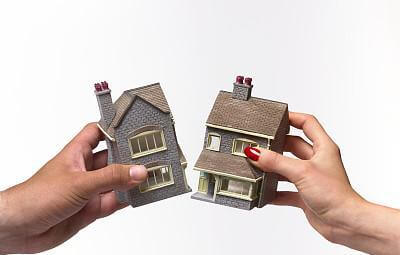 买房协议已签,因房产存在交易不能拒绝履约还要支付中介费吗?