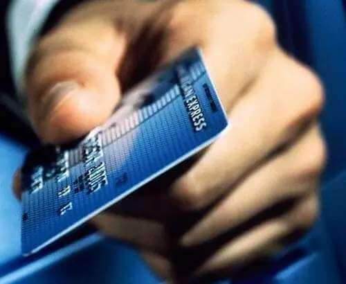 入职时用人单位要求交付押金合法吗？