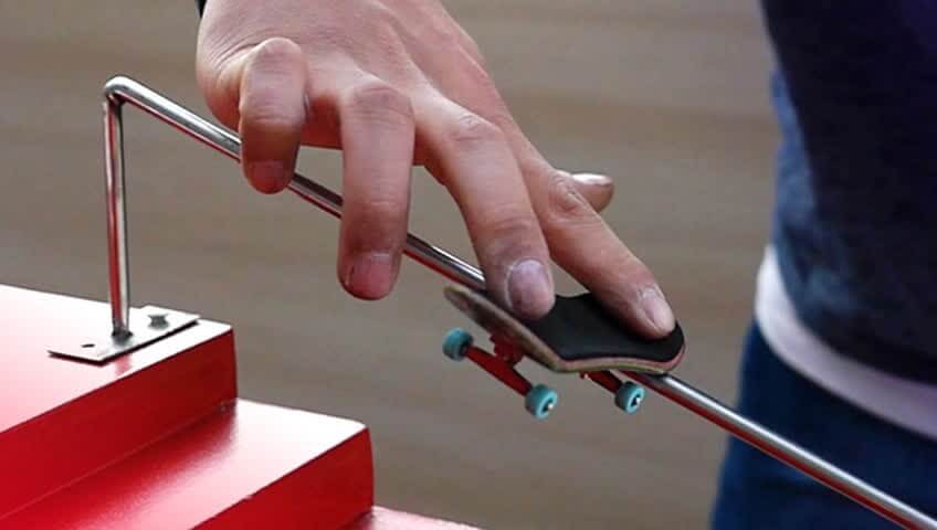 员工上厕所时间过长，用人单位以此为由解雇合法吗？