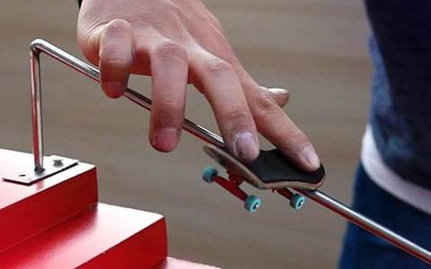 员工上厕所时间过长，用人单位以此为由解雇合法吗？