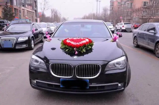 婚车迎亲途中发生交通事故撞死他人,谁承担责任?