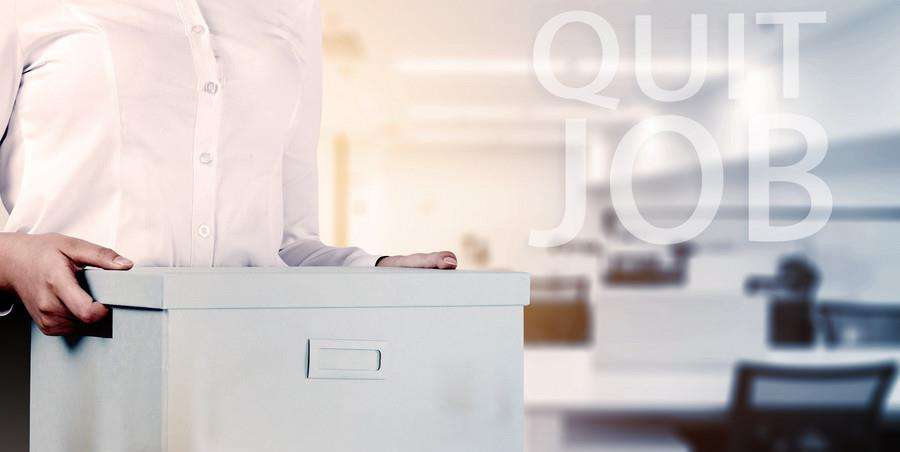 劳动者未提前30日通知公司辞职,公司能向其追索一个月工资吗?