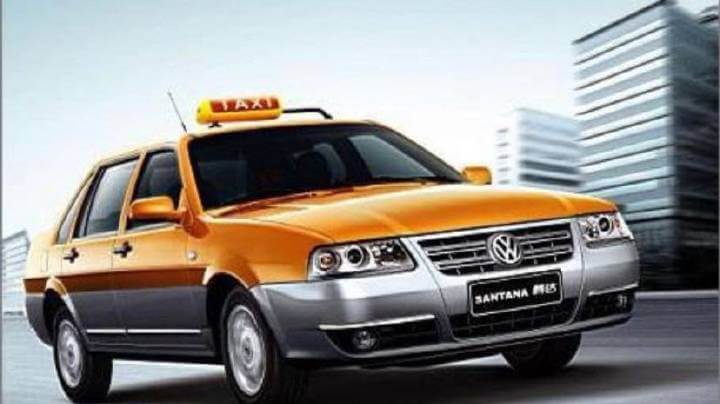 出租车发生交通事故负全责,出租车公司要不要承担赔偿责任?