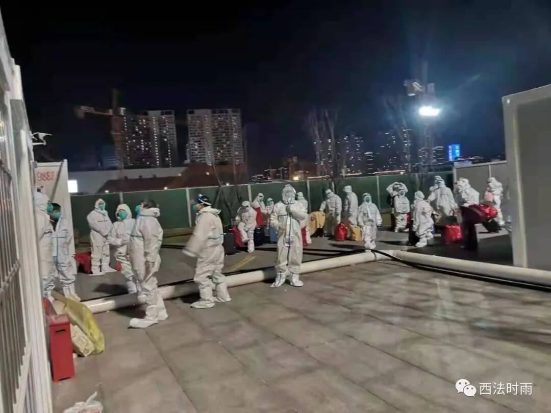 疫中杂思：吹哨人与告密者