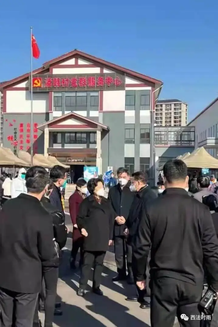 疫中杂思：吹哨人与告密者