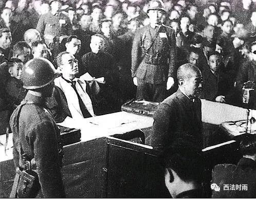 疫中杂思：吹哨人与告密者